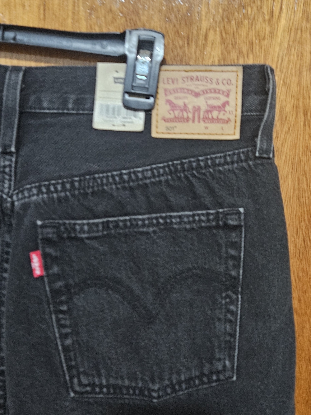 Levi's 501 Original High Rise Denim Shorts/women's/Black Distressed - Size 31 - Picture 6 of 14